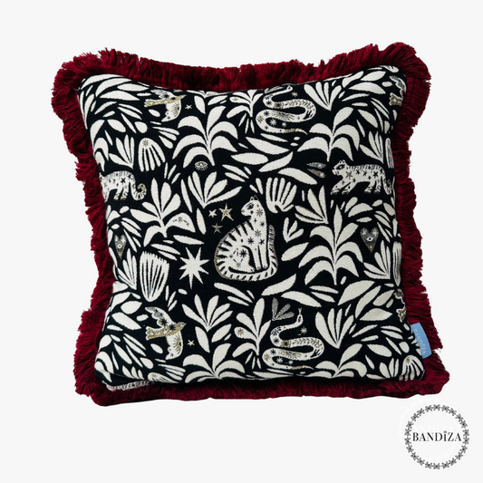 Kussen Selva - 45x45 cm – Jacquard met botanisch design en rode franjerand